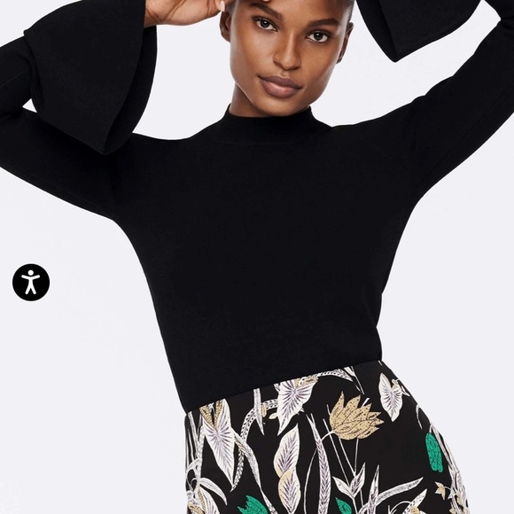 NWT DVF Flutter Sleeve Viscose-Knit Turtleneck Pullover in Black - Small - Picture 4 of 5